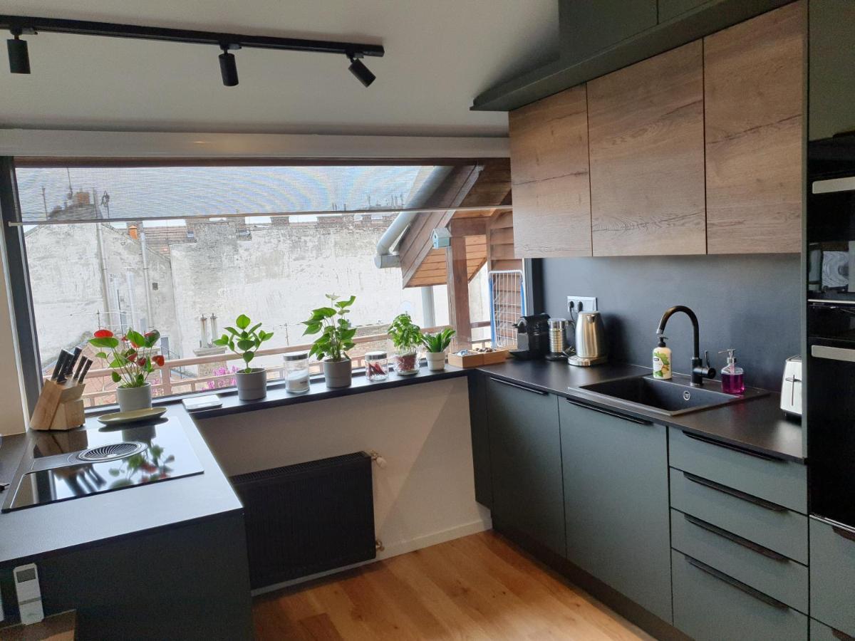 Modern Top Floor Loft With Balcony Budapest Eksteriør billede