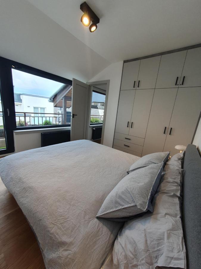 Modern Top Floor Loft With Balcony Budapest Eksteriør billede