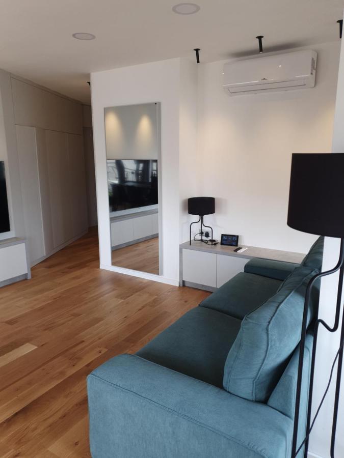 Modern Top Floor Loft With Balcony Budapest Eksteriør billede