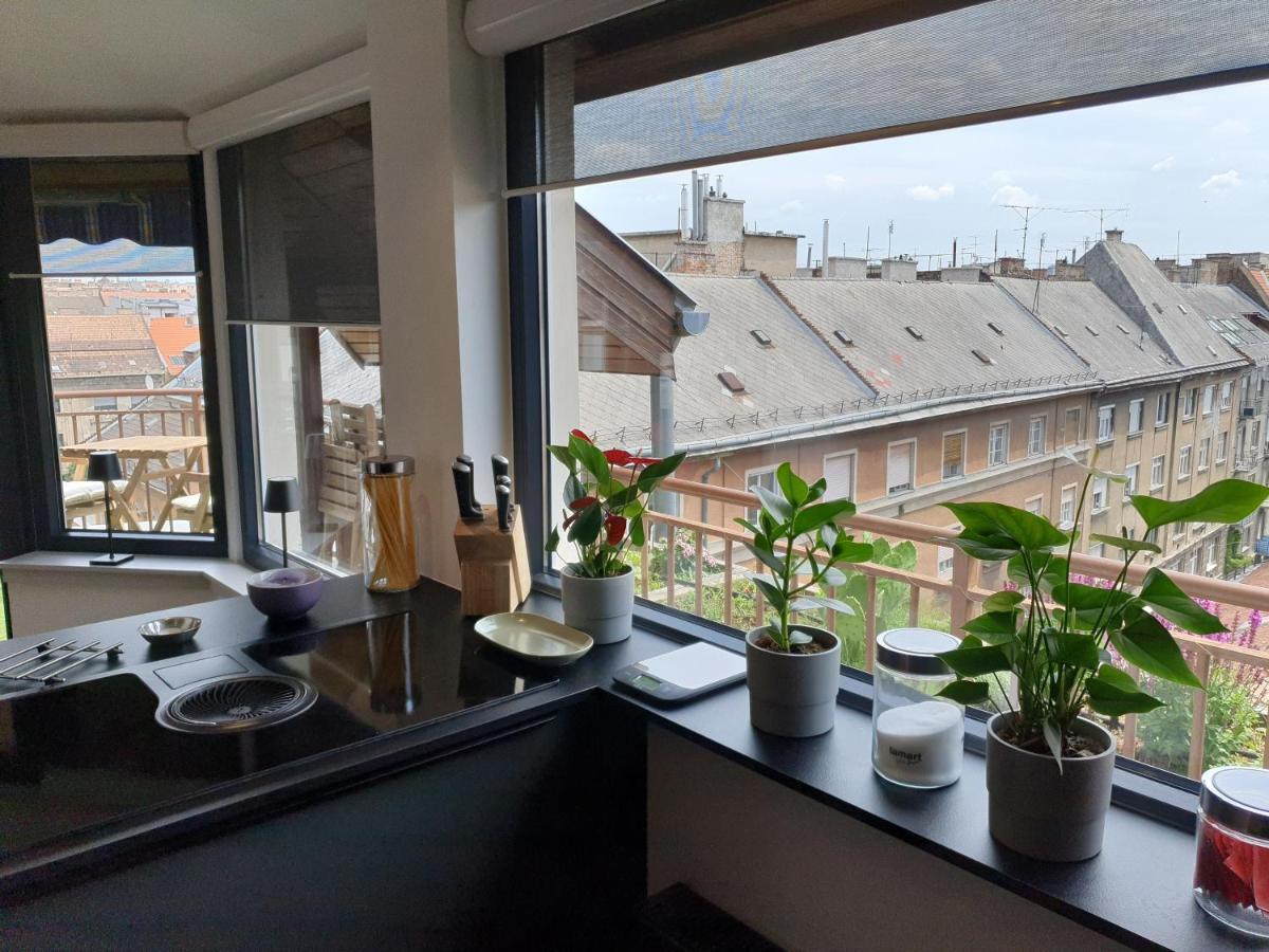 Modern Top Floor Loft With Balcony Budapest Eksteriør billede